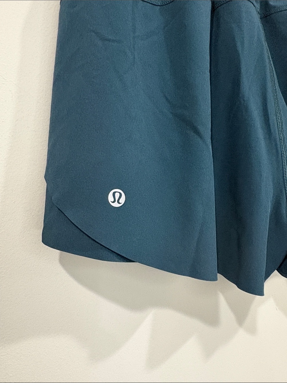 Lululemon Shake It Out High-Rise Running Short Blue 2.5" XS - Picture 7 of 8